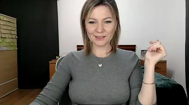 Snapshot of ParadiseAlina chatting on February 2025 07:25:01 PM ParadiseAlina online show from February 2025 07:25:01 PM