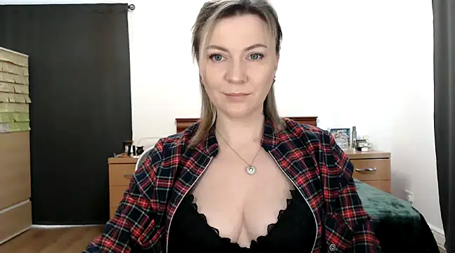 Snapshot of ParadiseAlina chatting on February 2025 02:53:02 PM ParadiseAlina online show from February 2025 02:53:02 PM