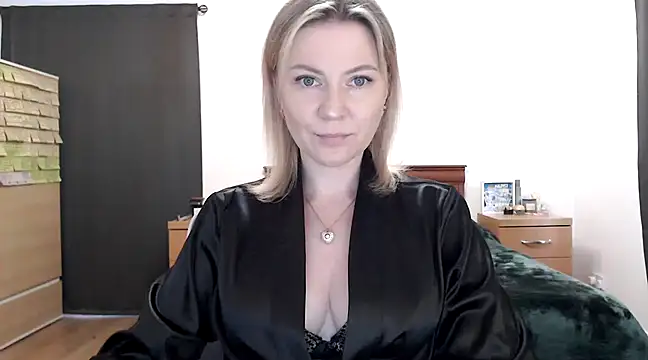 Snapshot of ParadiseAlina chatting on March 2025 05:24:02 PM ParadiseAlina online show from March 2025 05:24:02 PM