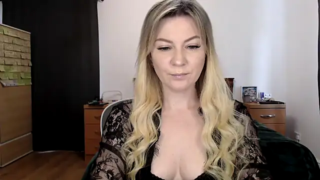 Snapshot of ParadiseAlina chatting on September 2025 11:10:02 AM ParadiseAlina online show from September 2025 11:10:02 AM