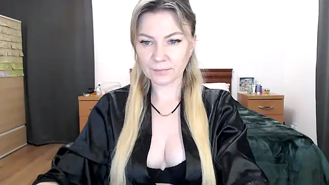 Snapshot of ParadiseAlina chatting on October 2025 07:25:01 PM ParadiseAlina online show from October 2025 07:25:01 PM