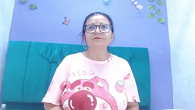 andrealopezcm101 online show from November 2025 11:12:02 AM