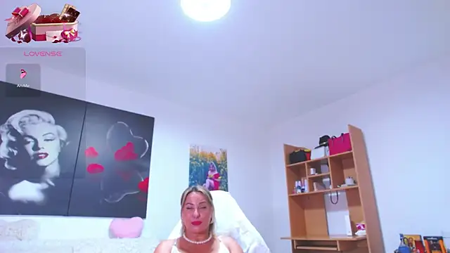 DelyaMonroe online show from June 2026 08:27:02 AM