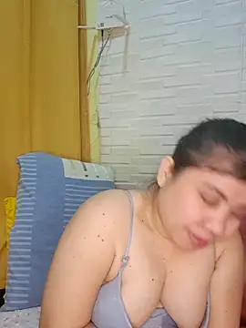 hotlyn45 online show from February 2026 02:52:02 AM