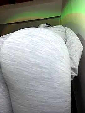 Amelia laurent online show from November 2025 07:16:02 PM