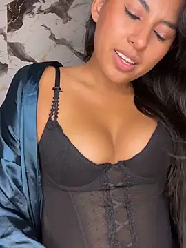 Snapshot of BrunetteBliss69 chatting on February 2026 02:43:01 AM BrunetteBliss69 online show from February 2026 02:43:01 AM