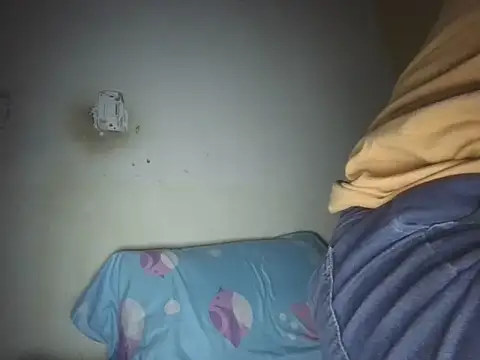 Snapshot of zairabreze chatting on April 2026 11:43:02 PM zairabreze online show from April 2026 11:43:02 PM