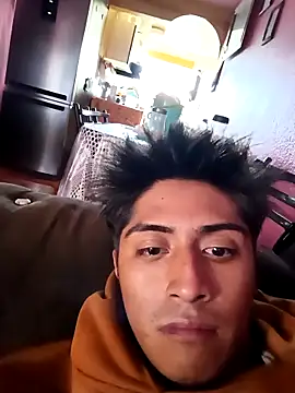 Snapshot of Oscar_327 chatting on October 2025 11:07:01 PM Oscar 327 online show from October 2025 11:07:01 PM