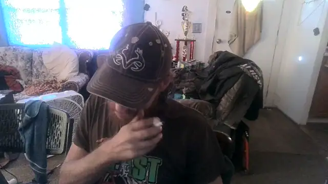 Snapshot of Poundtown1226 chatting on September 2025 05:24:01 PM Poundtown1226 online show from September 2025 05:24:01 PM