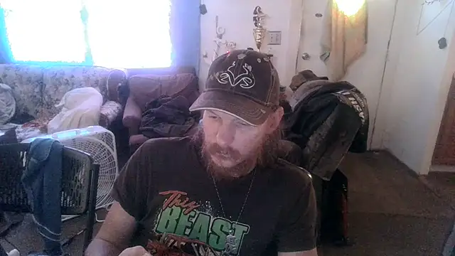 Snapshot of Poundtown1226 chatting on September 2025 07:26:01 PM Poundtown1226 online show from September 2025 07:26:01 PM