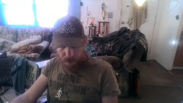 Snapshot of Poundtown1226 chatting on September 2025 06:10:02 PM Poundtown1226 online show from September 2025 06:10:02 PM