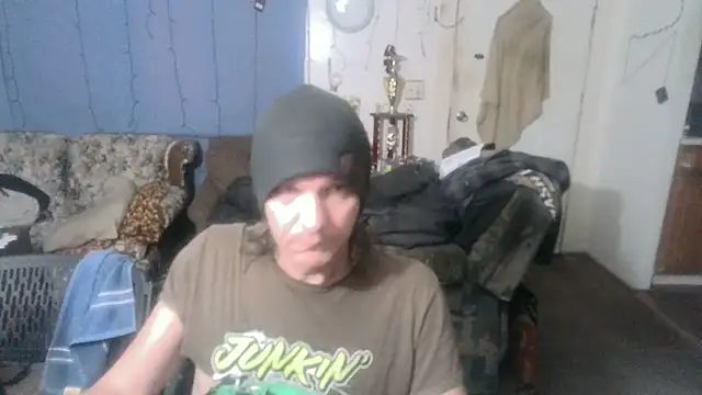 Snapshot of Poundtown1226 chatting on October 2025 06:34:01 AM Poundtown1226 online show from October 2025 06:34:01 AM