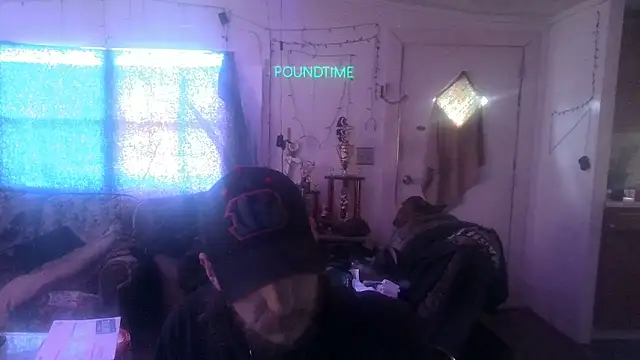 Snapshot of Poundtown1226 chatting on January 2026 07:05:02 PM Poundtown1226 online show from January 2026 07:05:02 PM