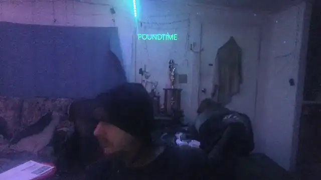 Snapshot of Poundtown1226 chatting on January 2026 11:42:01 PM Poundtown1226 online show from January 2026 11:42:01 PM