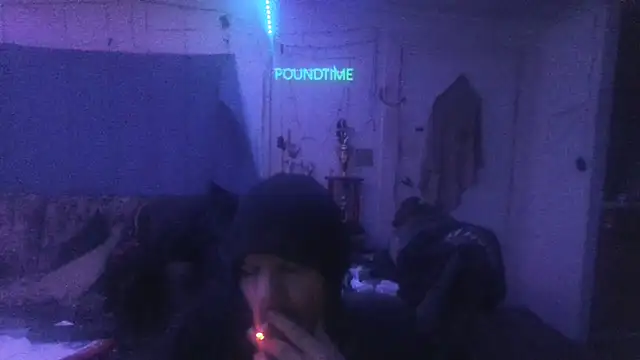 Snapshot of Poundtown1226 chatting on January 2026 03:01:01 AM Poundtown1226 online show from January 2026 03:01:01 AM