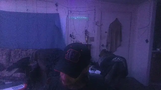 Snapshot of Poundtown1226 chatting on January 2026 12:47:01 AM Poundtown1226 online show from January 2026 12:47:01 AM