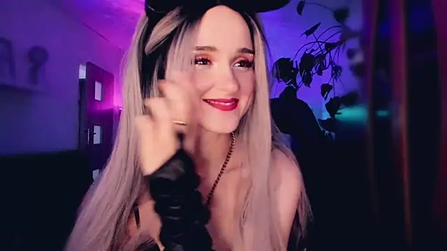 Snapshot of MistressJolie chatting on October 2025 10:56:02 AM MistressJolie online show from October 2025 10:56:02 AM