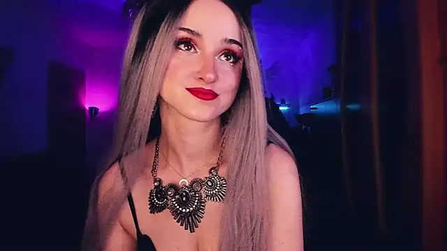 Snapshot of MistressJolie chatting on November 2025 05:46:02 PM MistressJolie online show from November 2025 05:46:02 PM