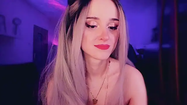 Snapshot of MistressJolie chatting on January 2026 04:26:01 AM MistressJolie online show from January 2026 04:26:01 AM