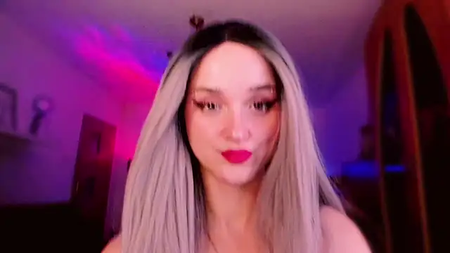 Snapshot of MistressJolie chatting on February 2026 08:37:02 PM MistressJolie online show from February 2026 08:37:02 PM