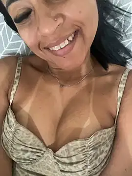 Snapshot of Katianesantos chatting on September 2025 08:20:02 AM Katianesantos online show from September 2025 08:20:02 AM