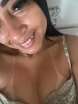 Snapshot of Katianesantos chatting on October 2025 10:21:01 AM Katianesantos online show from October 2025 10:21:01 AM