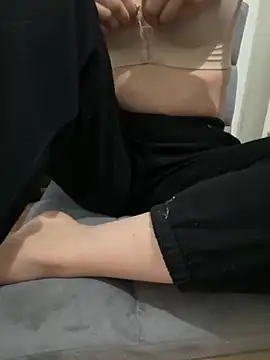 Snapshot of susu_baby chatting on October 2025 07:42:01 AM susu baby online show from October 2025 07:42:01 AM