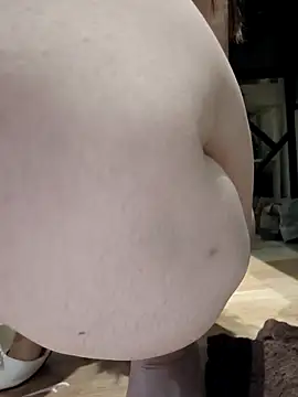 Snapshot of susu_baby chatting on February 2026 06:22:01 AM susu baby online show from February 2026 06:22:01 AM