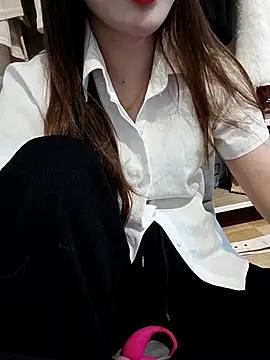 Snapshot of susu_baby chatting on February 2026 06:44:02 AM susu baby online show from February 2026 06:44:02 AM