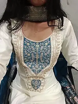 Daizy Shah online show from May 2026 02:38:02 PM