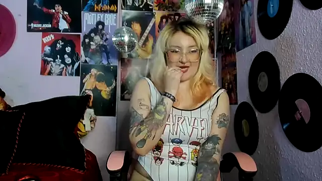 Avril Maria online show from April 2026 07:12:01 PM
