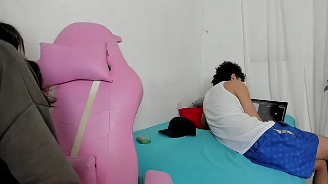 Laura and Kevin online show from January 2026 09:18:02 PM