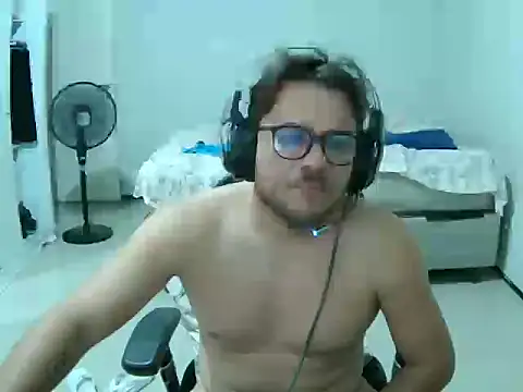 Snapshot of Miguelion2308 chatting on July 2026 02:25:02 AM Miguelion2308 online show from July 2026 02:25:02 AM