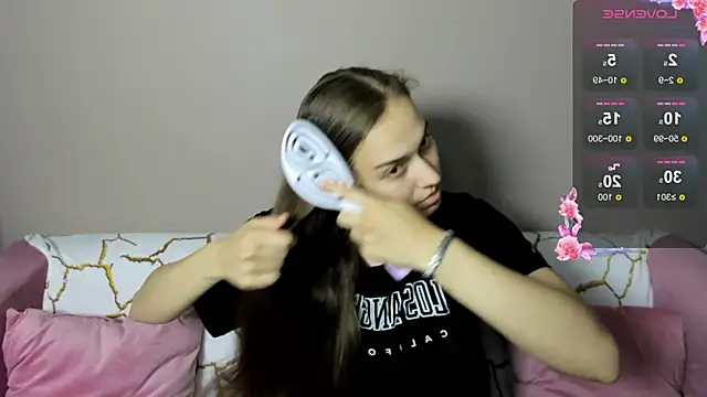 Snapshot of Alisa__Kelly chatting on September 2025 12:55:01 AM Alisa Kelly online show from September 2025 12:55:01 AM