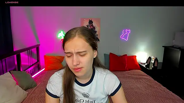 Snapshot of Alisa__Kelly chatting on October 2025 12:42:02 AM Alisa Kelly online show from October 2025 12:42:02 AM