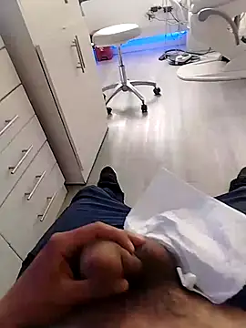 Snapshot of Blackllg chatting on November 2025 07:03:02 PM Blackllg online show from November 2025 07:03:02 PM