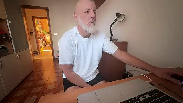 Pigna16PSRN online show from February 2026 08:00:02 AM