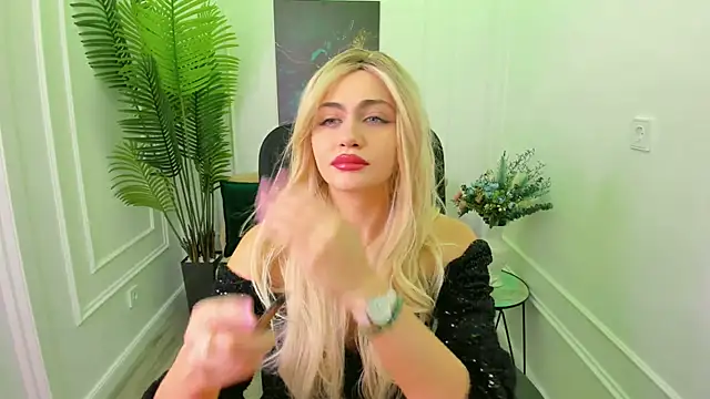 LeslieMineg online show from September 2025 11:32:01 AM