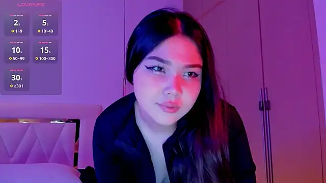 yummmymommy online show from September 2025 12:18:01 PM