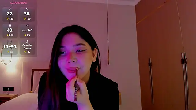 yummmymommy online show from September 2025 12:39:01 PM