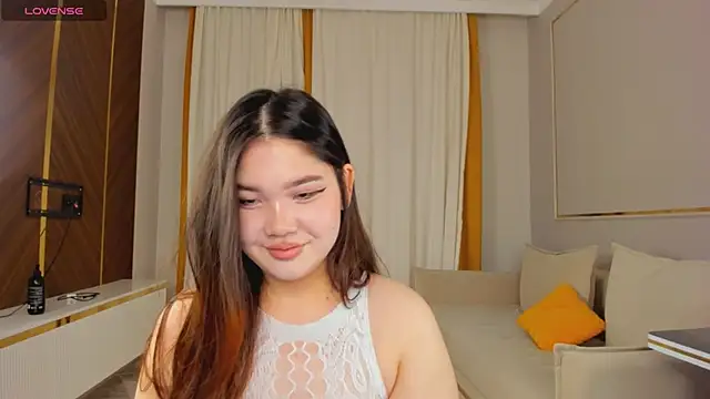 yummmymommy online show from October 2025 02:38:02 PM