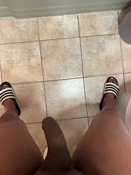 Snapshot of Jariushot3 chatting on February 2026 04:33:01 AM Jariushot3 online show from February 2026 04:33:01 AM