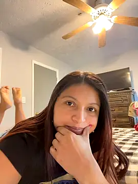 Snapshot of pocahonta69mermaid chatting on October 2025 03:21:02 PM pocahonta69mermaid online show from October 2025 03:21:02 PM