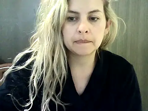 Valery  Rouse  online show from October 2025 05:19:01 PM