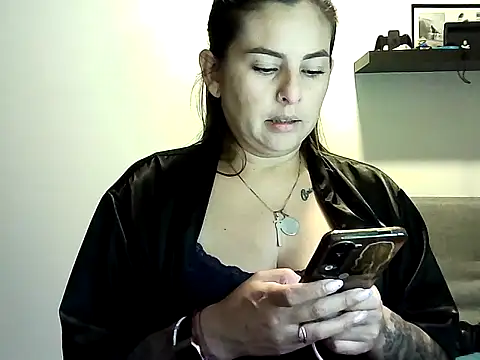 Valery  Rouse  online show from May 2026 11:44:01 PM