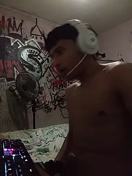 Snapshot of MYM69_- chatting on January 2026 02:01:02 PM MYM69 - online show from January 2026 02:01:02 PM