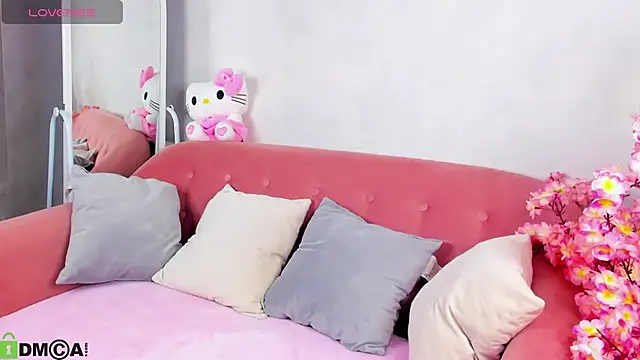 Snapshot of Lynn_Martin chatting on October 2025 01:03:01 AM Lynn Martin online show from October 2025 01:03:01 AM