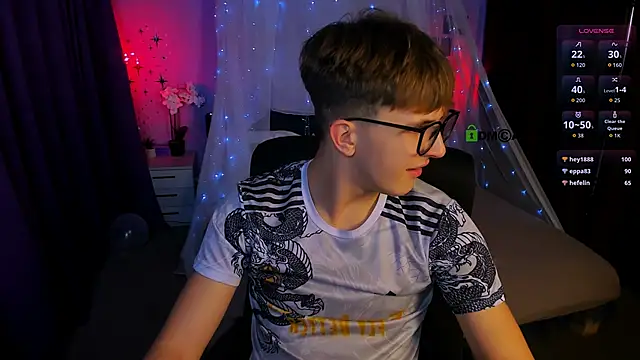 travis wolf  online show from November 2025 07:59:01 PM