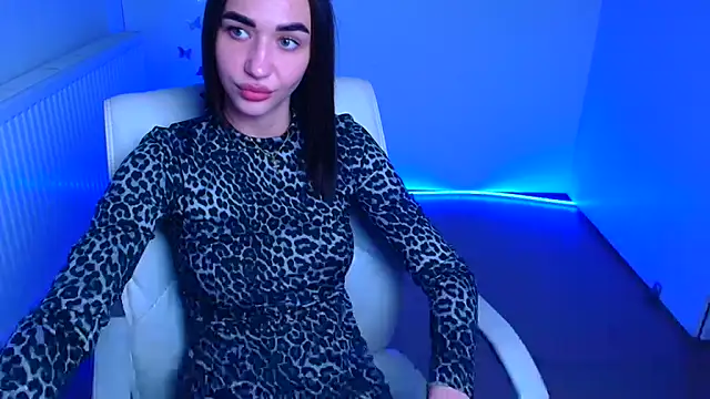 Snapshot of Bella_Night4 chatting on September 2025 06:22:02 PM Bella Night4 online show from September 2025 06:22:02 PM