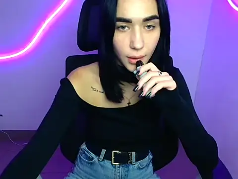 Snapshot of Bella_Night4 chatting on October 2025 06:16:02 PM Bella Night4 online show from October 2025 06:16:02 PM